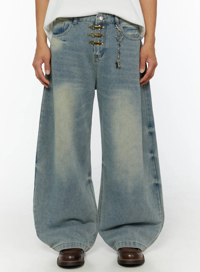 LEWKIN Men's Fireman Clasp Baggy Jeans IL507 Light blue front close-up on model size M(1) showing brass fireman clasp closures and silver chain charm detail