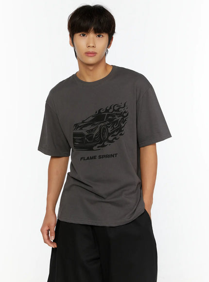 Men's Graphic Car Print T-Shirt IL513 Dark gray front close-up shot on model cropped at torso highlighting flame race car graphic print and FLAME SPRINT text