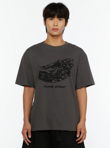 Men's Graphic Car Print T-Shirt IL513 Dark gray front close-up upper-body shot on model showing detailed flame sprint car graphic crew neck dropped shoulder fit