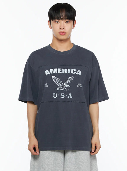 Men's Graphic Oversized Tee IL510 Dark blue close-up upper-body front shot on male model showing America USA eagle graphic panelled construction and crew neckline