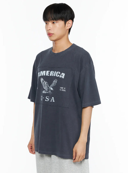 Men's Graphic Oversized Tee IL510 Dark blue side view on male model showing America USA eagle distressed graphic print and raw-edge panel seam detail