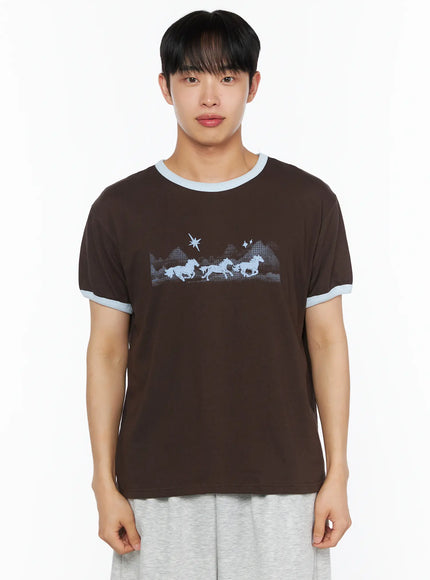 Men's Graphic Ringer Tee IL514 in Dark brown, size S/M