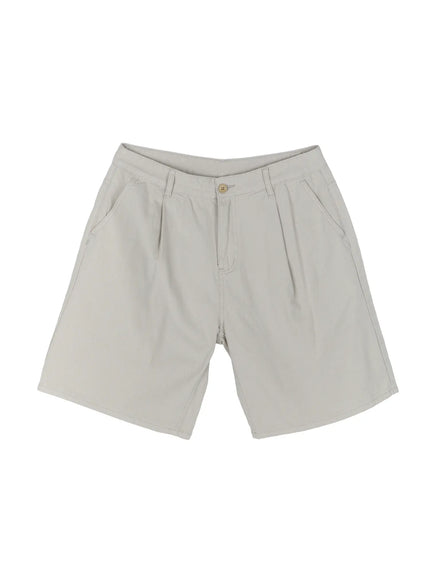 Men's Pintuck Cotton Shorts IL515 Light gray flat-lay front view showing pintuck pleats, single button closure, side pockets, and cotton fabric texture