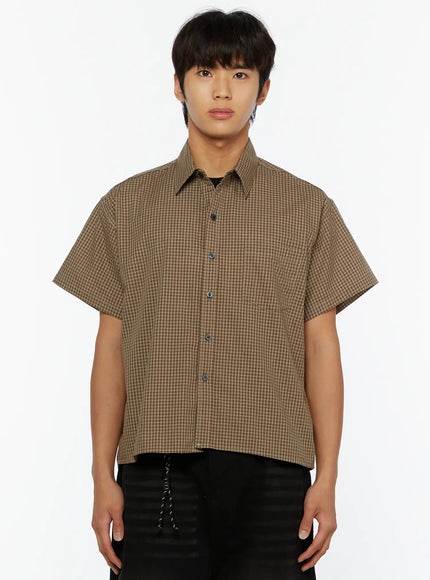 Men's Plaid Button-Up Shirt IL510 Brown close-up front half-body shot on male model facing camera showing chest pocket point collar and fine gingham check detail