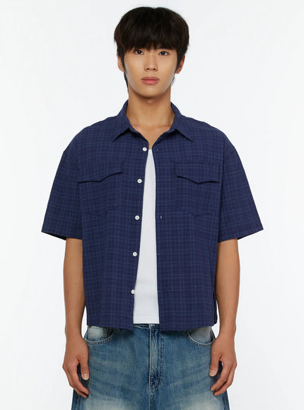 Men's Plaid Button-Up Shirt IL513 Dark blue close-up front shot on model showing button placket, dual chest pockets, open collar, and cropped fit