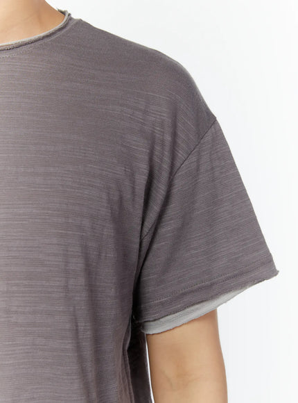 Men's Relaxed Fit T-Shirt IU529 Grey close-up detail shot on male model highlighting shoulder seam slub texture and double-layer sleeve hem