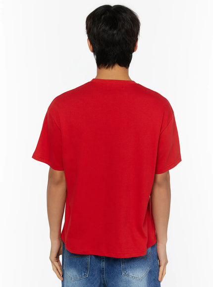 Men's Star Graphic T-Shirt IL509 Red back shot on male model showing plain clean oversized boxy silhouette dropped shoulders crew neck cotton jersey
