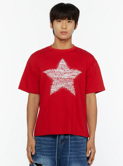 Men's Star Graphic T-Shirt IL509 Red front crop shot on male model standing showing large white typography star graphic print oversized short-sleeve cotton tee