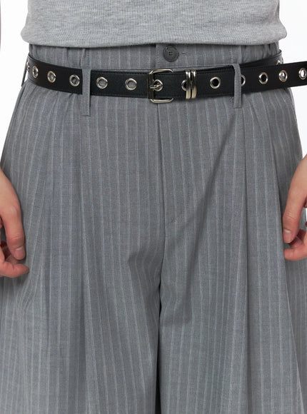 Men's Striped Shorts & Belt Set (Gray) IL502 Gray close-up waistband detail showing front button closure, pleats, belt loops, and black grommet eyelet belt with silver buckle