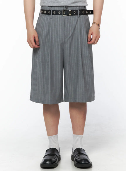 LEWKIN Men's Striped Shorts & Belt Set (Gray) IL502 Gray M/L front crop shot on model wearing black grommet belt, wide-leg pinstripe shorts with pleats, white socks and black loafers
