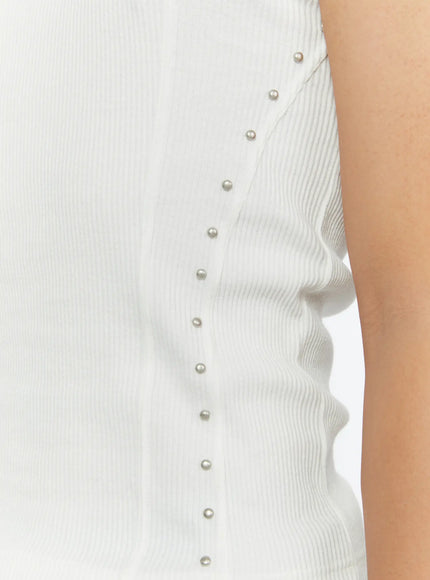 Men's Studded Ribbed Tank IL515 White close-up detail of vertical silver stud row along side seam panel on ribbed knit texture