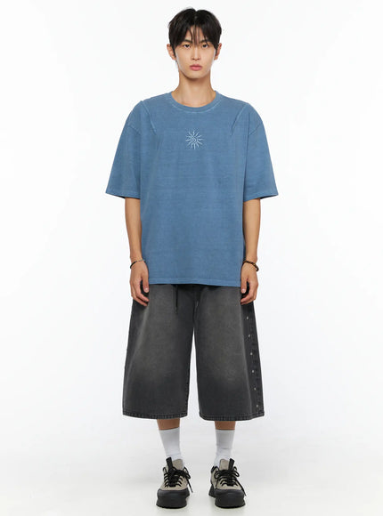 Men's Sun Embroidery T-Shirt IL520 Light blue full-body front shot on male model standing straight styled with dark denim culottes