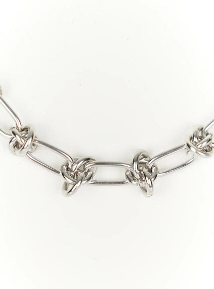 Men's Twisted Chain Necklace IL510 Silver close-up detail shot showing interlocked oval links and twisted knot connectors metallic finish