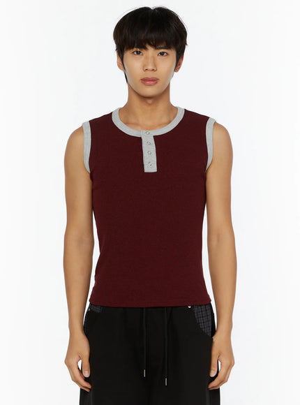 Men's Waffle Contrast Henley Tank IL507 Dark red front shot on model, gray contrast neckline and armhole trim, waffle knit fabric, slim fit silhouette