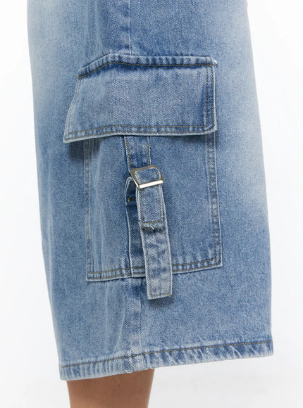 Men's Washed Cargo Jorts IL515 Light blue close-up detail of cargo pocket flap silver buckle strap and washed denim texture
