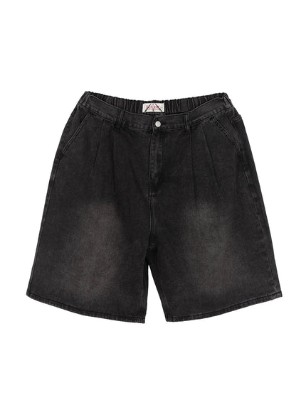 Men's Washed Pintuck Jorts IL514 Black flat-lay front view showing elastic waistband, center pintuck pleats, snap button, and brand label