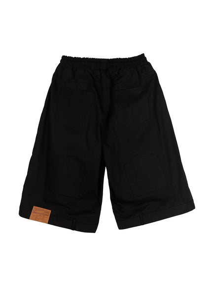 Men's WIde Cargo Bermuda Shorts IL513 Black flat-lay back view showing rear patch pockets, cuffed hem, and Original Jeans tan leather patch