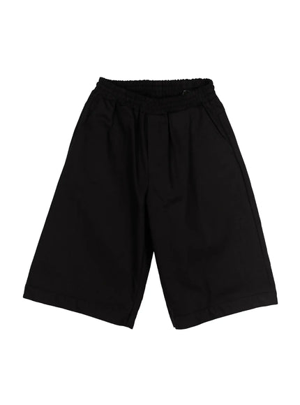 Men's WIde Cargo Bermuda Shorts IL513 Black flat-lay front view showing elastic waistband, center pleats, side pockets, and wide-leg shape