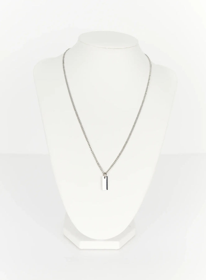 LEWKIN Minimal Tag Necklace IL507 Silver front view on jewelry bust display showing full curb chain and rectangular bar pendant