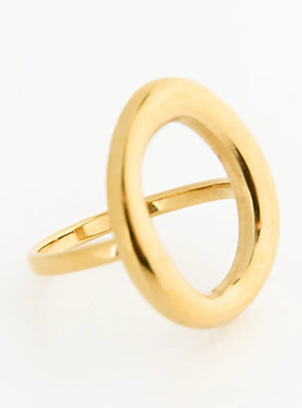 Nova O Ring IL517 Gold side-angle view showing slim band profile and oval hoop top with horizontal bar, high-shine gold-tone finish