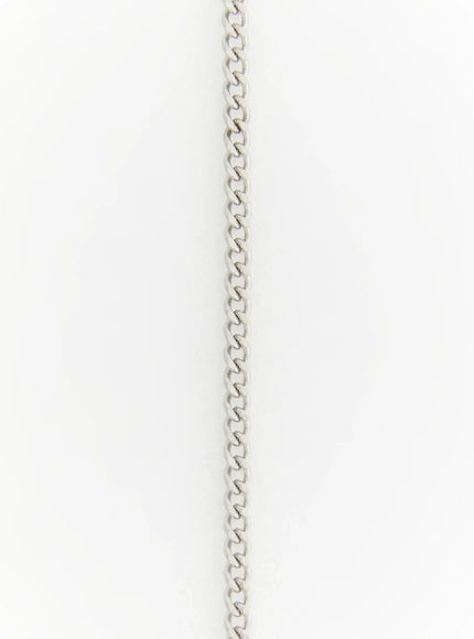 Nova Star Necklace IL517 Silver detail close-up of fine curb chain section showing interlocking flat oval links on white background