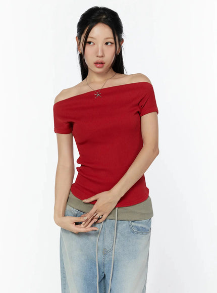 Off-Shoulder Ribbed Short Sleeve Top IU524 in Red, size S/M