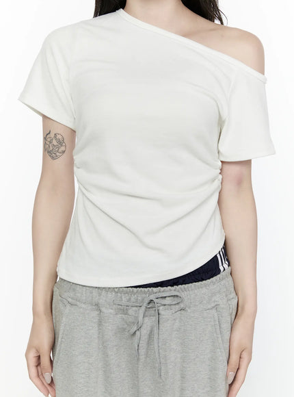 Off-Shoulder T-Shirt IL522 White close-up front shot on model, asymmetric off-shoulder neckline and ruched body detail highlighted