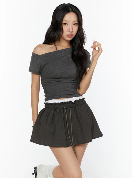 One-Shoulder Shirred Short Sleeve Top CU529 in Dark gray, size S/M