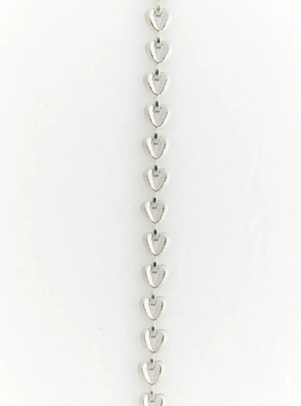 Opal Crystal Necklace IL517 silver close-up detail of connected heart-shaped links showing polished metallic texture