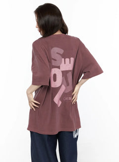 LEWKIN Oversized Seoul Graphic T-Shirt IL516 Dark red back shot on female model hand on hip showing large SEOUL typography print