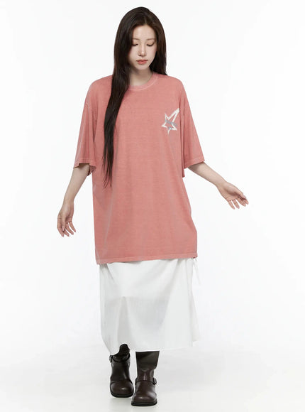 Oversized Star Graphic T-Shirt IL516 Pink full-length front view on female model standing styled with white maxi skirt and dark ankle boots