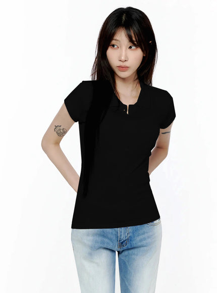 Pintuck Short Sleeve Collar Top IL502 in Black, size S/M