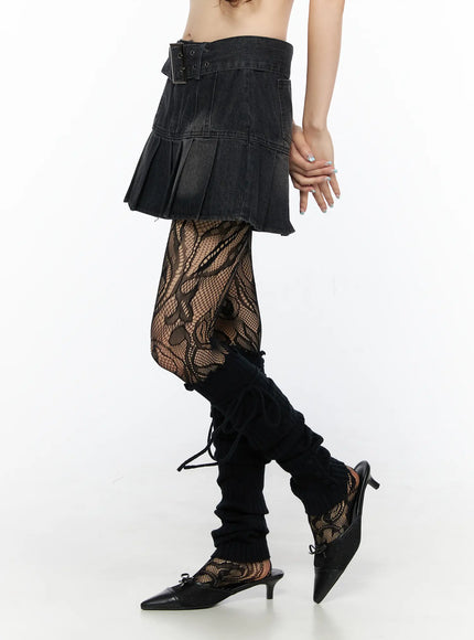 Pleated Mini Skirt And Belt Set CL522 Black side view on model showing metal eyelet belt detail, structured waistband, and washed denim pleated skirt