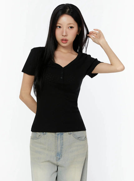 Pointelle Slim Henley V-Neck Tee IU524 in Black, size S/M