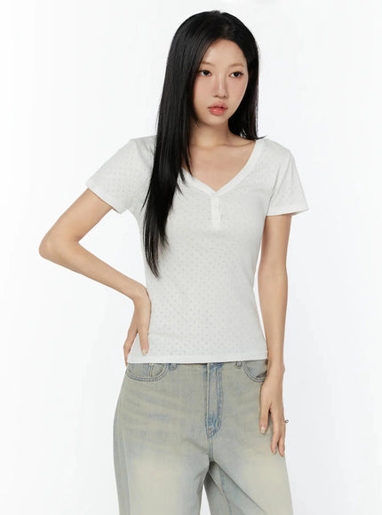 Pointelle Slim Henley V-Neck Tee IU524 in White, size S/M