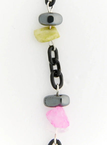 Raven Halloween Necklace IL517 Black close-up detail of alternating black chain links with hematite grey yellow green and pink stone beads