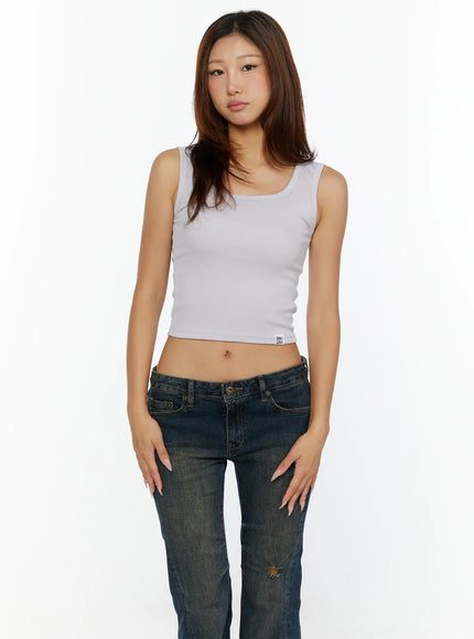 Ribbed Crop Tank Top CL515 Light purple front shot on model waist-up close-up scoop neckline ribbed texture SEWN LOVE woven label detail