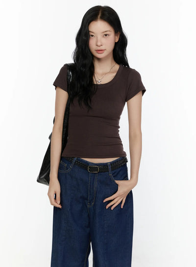 LEWKIN Ribbed U-Neck Tee CL520 Dark brown front model shot size S/M slim fit crop length scoop neckline cap sleeves styled with wide-leg jeans and black tote bag
