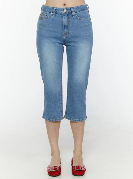 Roselle Capri Jorts IL506 Blue front close-up on model size S showing button fly five-pocket design and light wash fading detail