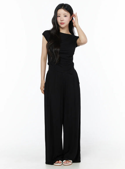 Shirred Boat Neck Tee and Sweatpants Set IU525 in Black, size S/M
