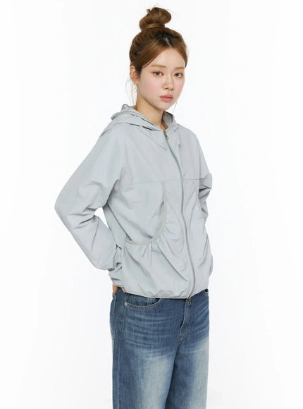 Shirred Hooded Windbreaker CU523 in Gray, size S/M