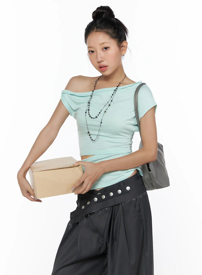 LEWKIN Shirred Slit Off-Shoulder Tee CL510 Mint S/M close-up front model holding box layered necklace draped off-shoulder neckline ruched crop top stretch knit