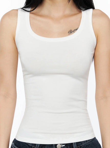 Silky Round Neck Tank Top IL509 White close-up front shot scoop neckline smooth fabric texture body-hugging fit on model