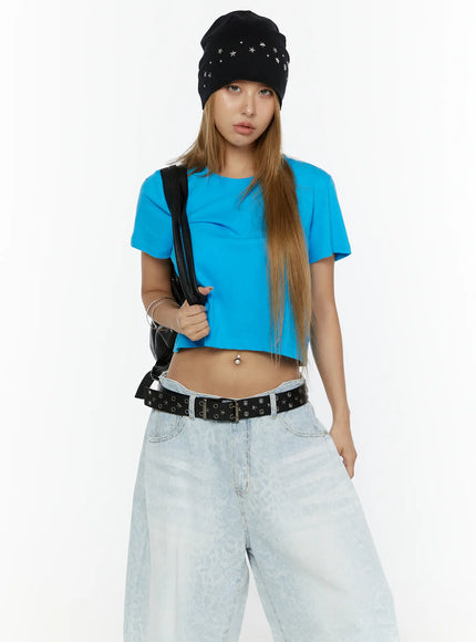 Simic Starmix Beanie IL503 Black full outfit front shot on model styled with blue crop tee, wide-leg jeans, and black backpack