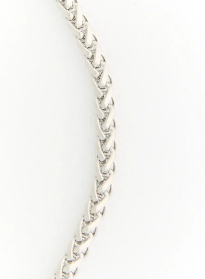 LEWKIN Skye Star Cut Bracelet IL522 silver close-up detail of flat wheat chain texture showing interlocked curb links on white background