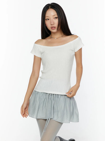 Slim Fit Off-Shoulder Tee CU526 in White, size S/M