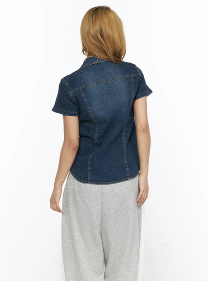 Slim Fit Wrinkle Wash Short Sleeve Jean Shirt CL528 Blue back shot on model showing back yoke seam stitching fitted waist and short sleeve denim construction