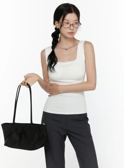 LEWKIN Square Neck Padded Ribbed Tank Top CL520 White S/M front shot model half-body holding black tote bag slim ribbed fit square neckline