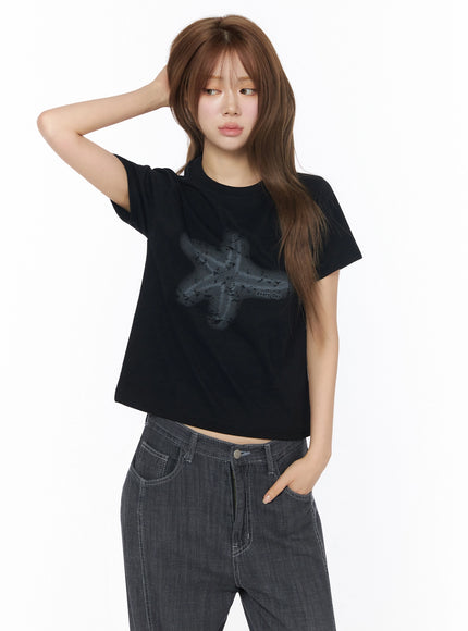 Star Graphic Tee IU525 in Black, size S/M