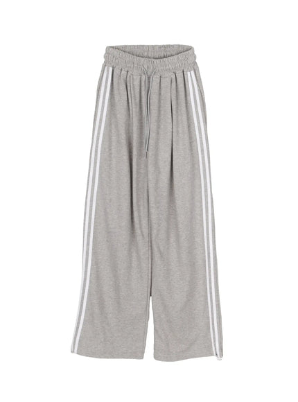 Stripe Detail Sweatpants IL506 in Gray, size S/M